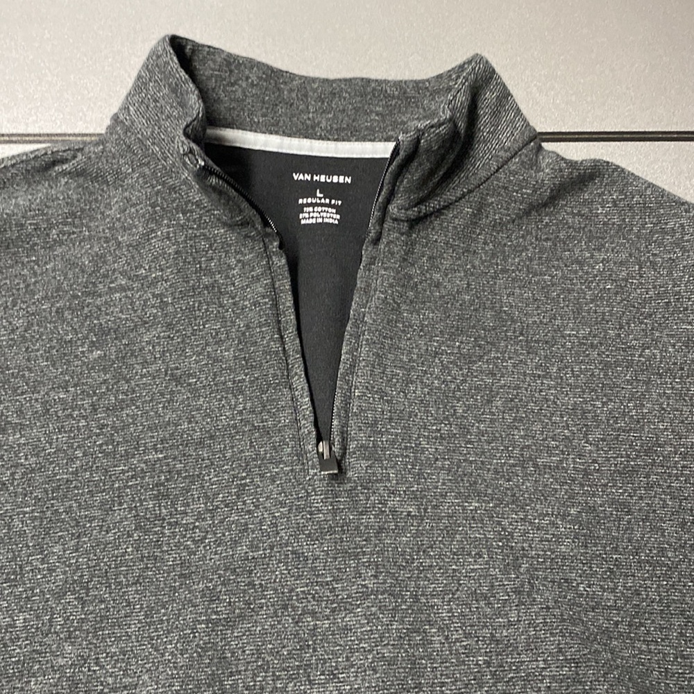 Van Huesen quarter zip - Picture 4 of 4